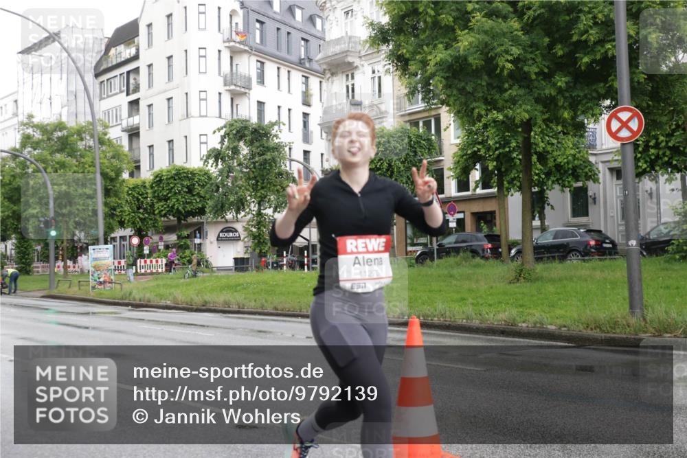 14.06.2026 - REWE Women's Run Jannik Wohlers http://msf.ph/oto/9792139 14.06.2026 09:50:34 Laufen 11270, 57 meine-sportfotos.de
