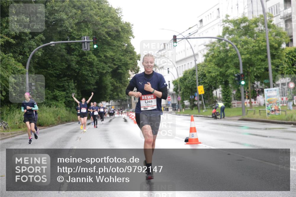 14.06.2026 - REWE Women's Run Jannik Wohlers http://msf.ph/oto/9792147 14.06.2026 09:50:37 Laufen 10063, 517 meine-sportfotos.de