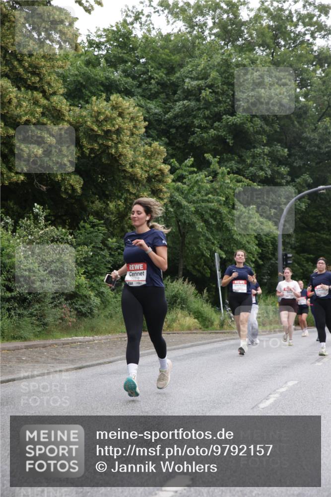 14.06.2026 - REWE Women's Run Jannik Wohlers http://msf.ph/oto/9792157 14.06.2026 10:06:53 Laufen 11419 meine-sportfotos.de