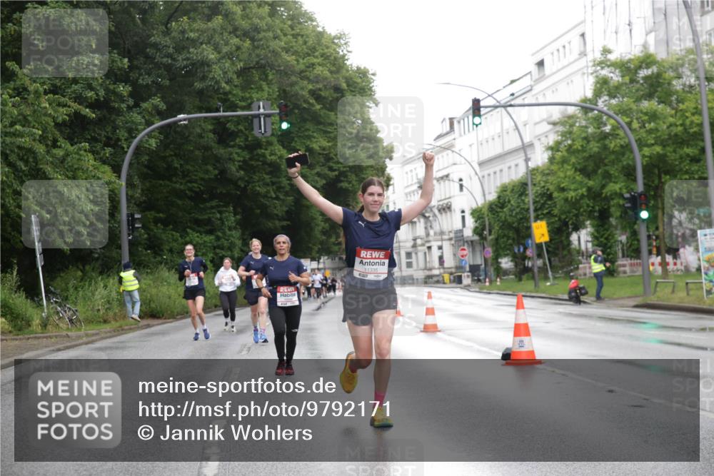 14.06.2026 - REWE Women's Run Jannik Wohlers http://msf.ph/oto/9792171 14.06.2026 09:50:43 Laufen 11335, 509, 01 meine-sportfotos.de