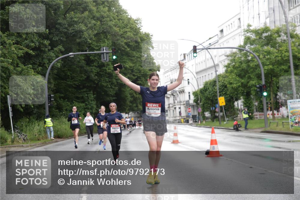 14.06.2026 - REWE Women's Run Jannik Wohlers http://msf.ph/oto/9792173 14.06.2026 09:50:43 Laufen 11335 meine-sportfotos.de