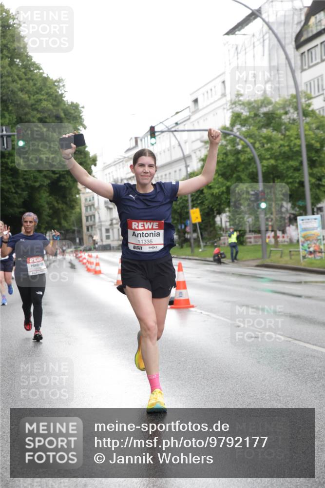 14.06.2026 - REWE Women's Run Jannik Wohlers http://msf.ph/oto/9792177 14.06.2026 09:50:44 Laufen 11335 meine-sportfotos.de