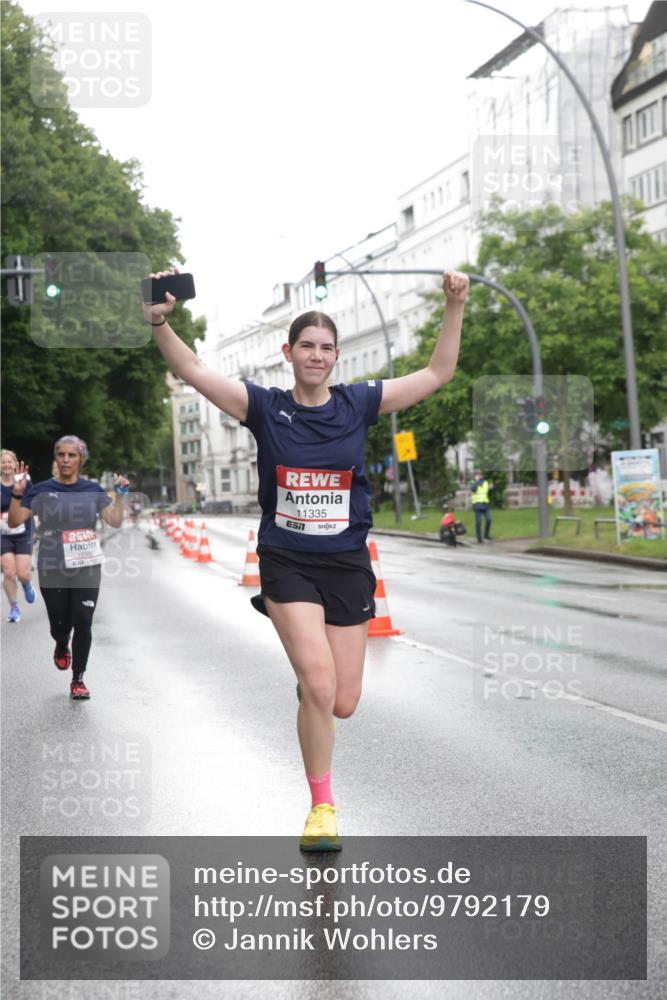 14.06.2026 - REWE Women's Run Jannik Wohlers http://msf.ph/oto/9792179 14.06.2026 09:50:44 Laufen 1098, 11335 meine-sportfotos.de