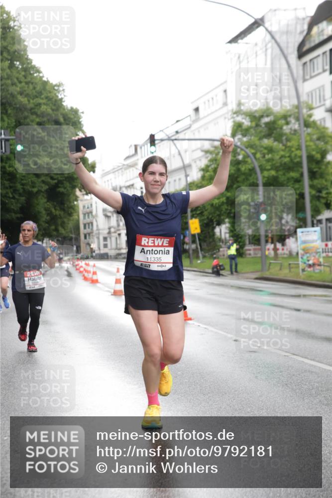 14.06.2026 - REWE Women's Run Jannik Wohlers http://msf.ph/oto/9792181 14.06.2026 09:50:44 Laufen 5, 1098, 11335, 111 meine-sportfotos.de