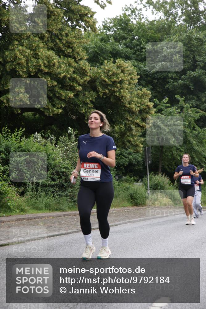 14.06.2026 - REWE Women's Run Jannik Wohlers http://msf.ph/oto/9792184 14.06.2026 10:06:53 Laufen 11419 meine-sportfotos.de