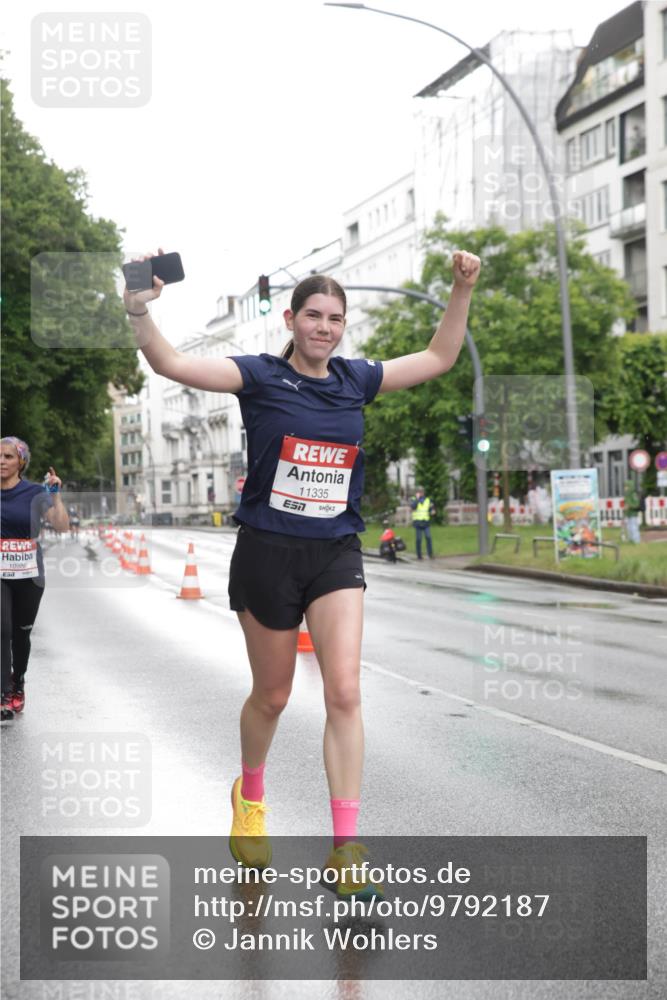 14.06.2026 - REWE Women's Run Jannik Wohlers http://msf.ph/oto/9792187 14.06.2026 09:50:44 Laufen 10986, 11335, 7 meine-sportfotos.de