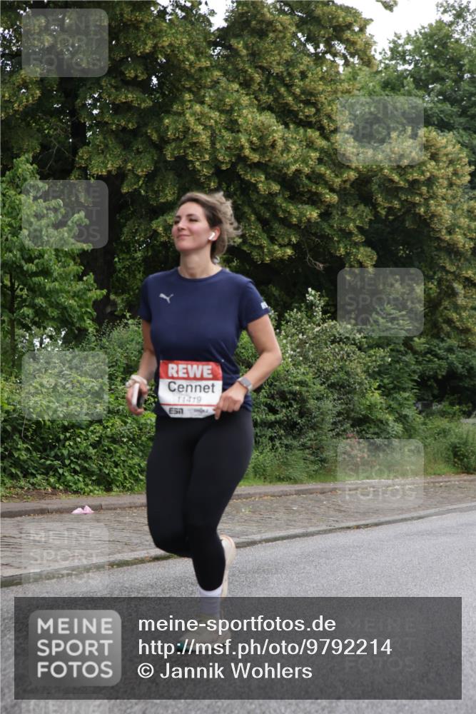 14.06.2026 - REWE Women's Run Jannik Wohlers http://msf.ph/oto/9792214 14.06.2026 10:06:54 Laufen 11419 meine-sportfotos.de
