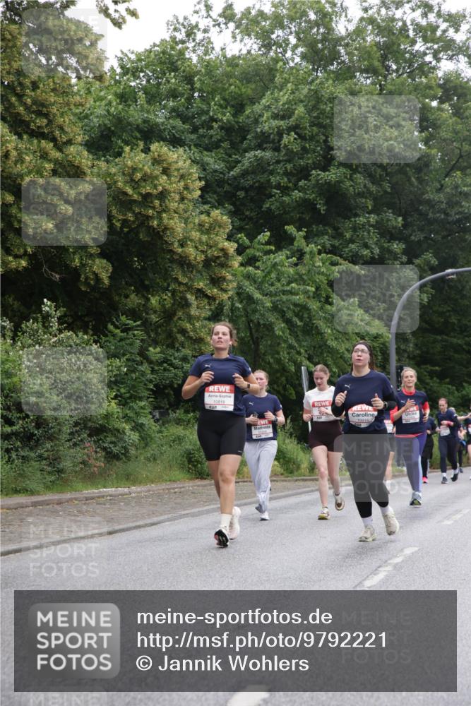 14.06.2026 - REWE Women's Run Jannik Wohlers http://msf.ph/oto/9792221 14.06.2026 10:06:55 Laufen 10818, 11258, 10916 meine-sportfotos.de