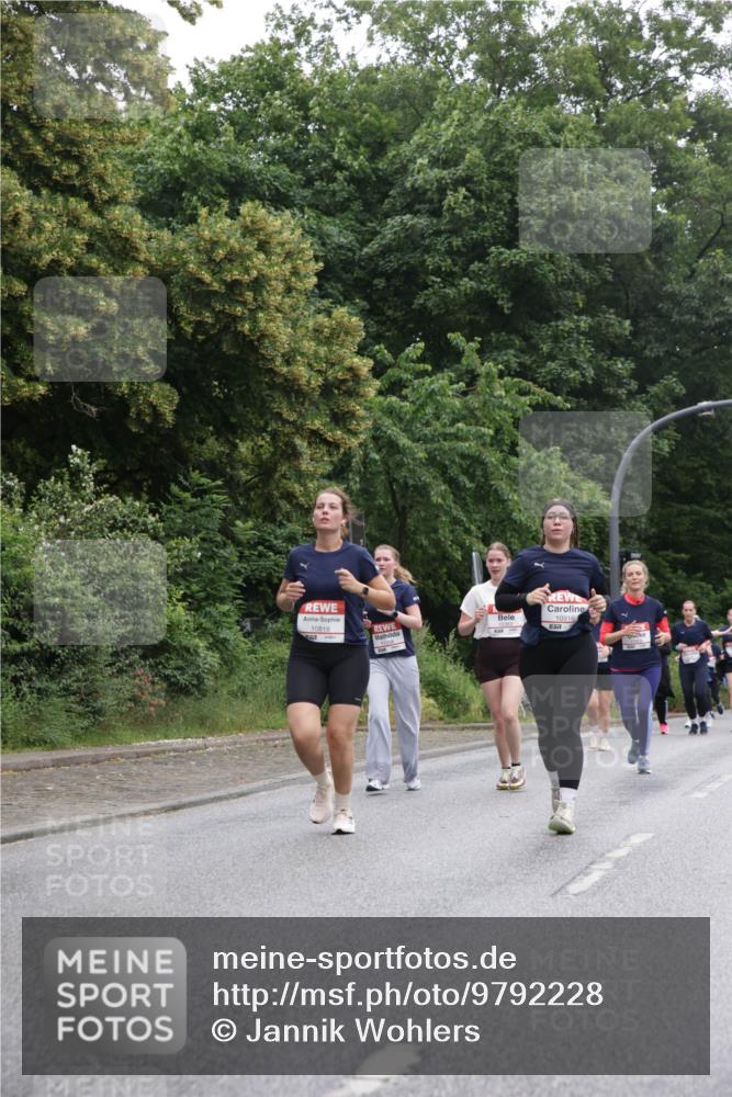 14.06.2026 - REWE Women's Run Jannik Wohlers http://msf.ph/oto/9792228 14.06.2026 10:06:55 Laufen 10818, 11258, 10916 meine-sportfotos.de
