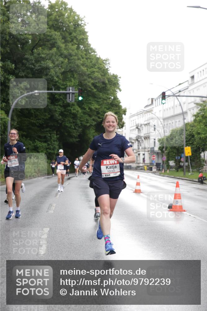 14.06.2026 - REWE Women's Run Jannik Wohlers http://msf.ph/oto/9792239 14.06.2026 09:50:47 Laufen 10066, 657 meine-sportfotos.de