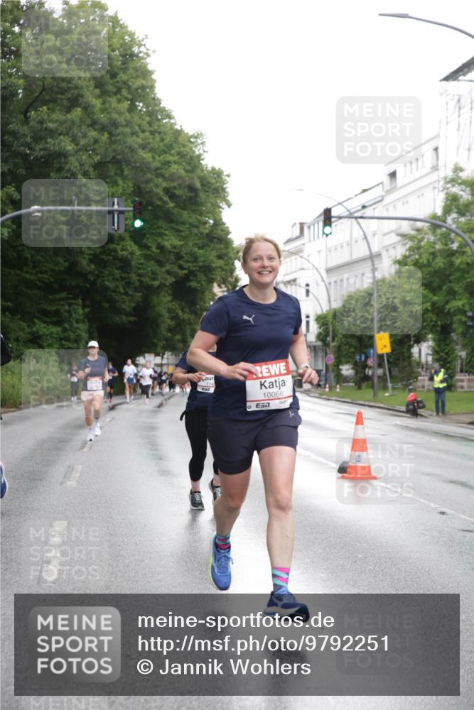 14.06.2026 - REWE Women's Run Jannik Wohlers http://msf.ph/oto/9792251 14.06.2026 09:50:47 Laufen 5, 1140, 10066 meine-sportfotos.de