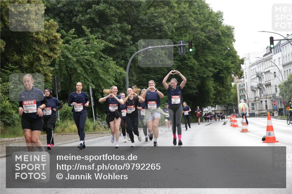 14.06.2026 - REWE Women's Run Jannik Wohlers http://msf.ph/oto/9792265 14.06.2026 10:07:01 Laufen 10384 meine-sportfotos.de