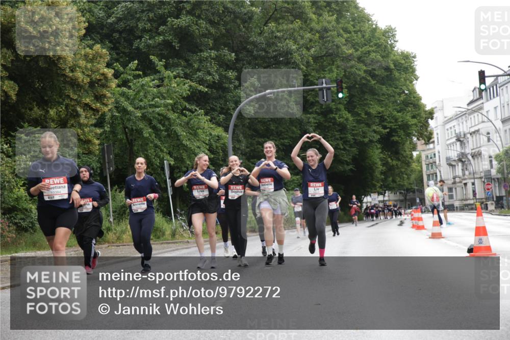 14.06.2026 - REWE Women's Run Jannik Wohlers http://msf.ph/oto/9792272 14.06.2026 10:07:01 Laufen 10384, 57 meine-sportfotos.de