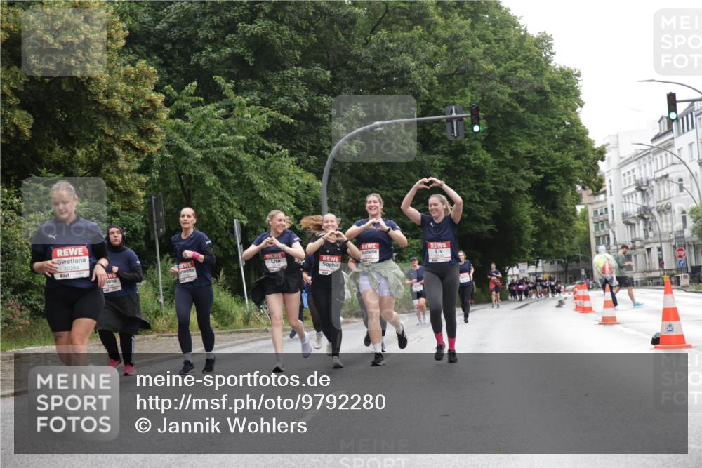 14.06.2026 - REWE Women's Run Jannik Wohlers http://msf.ph/oto/9792280 14.06.2026 10:07:01 Laufen 10384 meine-sportfotos.de