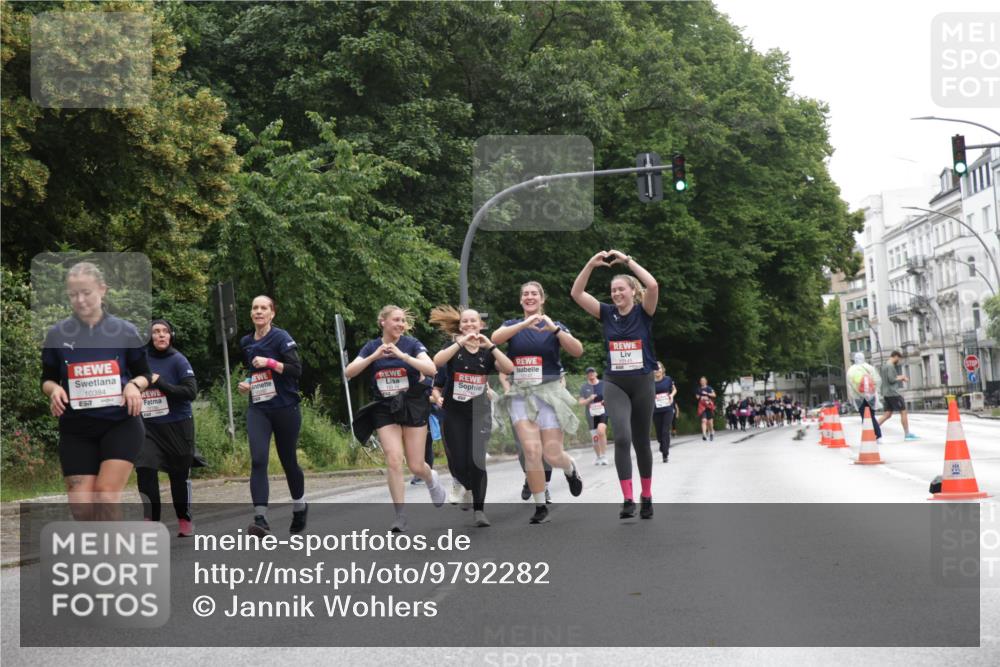 14.06.2026 - REWE Women's Run Jannik Wohlers http://msf.ph/oto/9792282 14.06.2026 10:07:01 Laufen 10384, 517, 10297, 10147 meine-sportfotos.de
