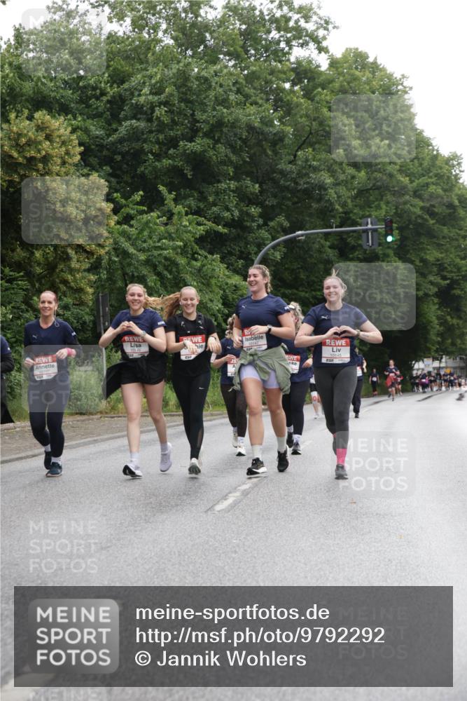14.06.2026 - REWE Women's Run Jannik Wohlers http://msf.ph/oto/9792292 14.06.2026 10:07:02 Laufen 10145 meine-sportfotos.de