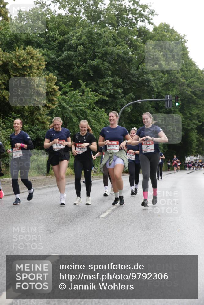 14.06.2026 - REWE Women's Run Jannik Wohlers http://msf.ph/oto/9792306 14.06.2026 10:07:03 Laufen 10146, 10147 meine-sportfotos.de