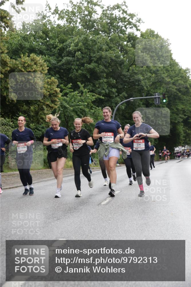 14.06.2026 - REWE Women's Run Jannik Wohlers http://msf.ph/oto/9792313 14.06.2026 10:07:03 Laufen 10146, 10, 10147 meine-sportfotos.de