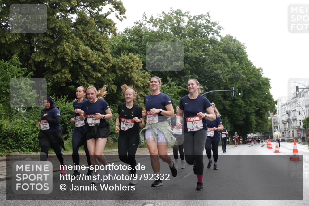 14.06.2026 - REWE Women's Run Jannik Wohlers http://msf.ph/oto/9792332 14.06.2026 10:07:04 Laufen 10146, 10148, 10147, 10145 meine-sportfotos.de
