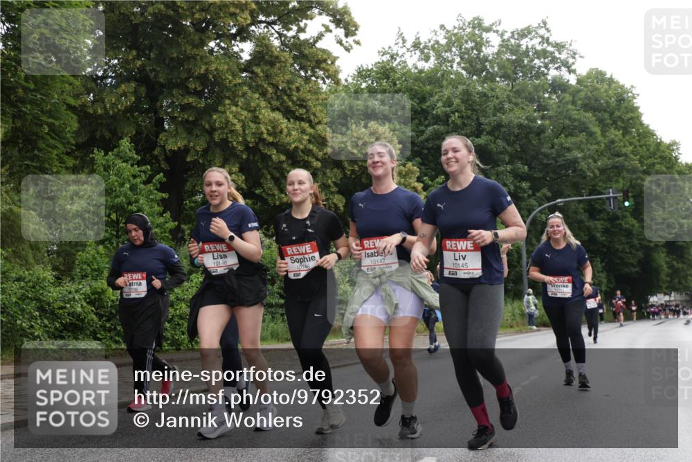 14.06.2026 - REWE Women's Run Jannik Wohlers http://msf.ph/oto/9792352 14.06.2026 10:07:04 Laufen 10186, 10146, 10148, 517, 10147, 10145 meine-sportfotos.de