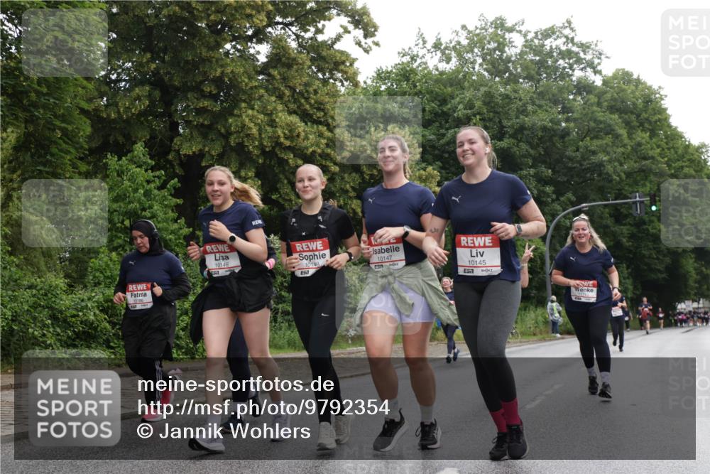14.06.2026 - REWE Women's Run Jannik Wohlers http://msf.ph/oto/9792354 14.06.2026 10:07:04 Laufen 402, 10186, 10146, 7, 517, 10148, 10147, 10145 meine-sportfotos.de