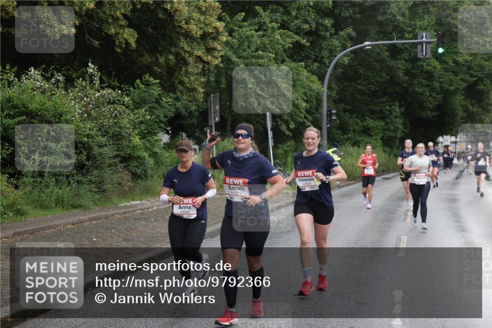 14.06.2026 - REWE Women's Run Jannik Wohlers http://msf.ph/oto/9792366 14.06.2026 09:51:02 Laufen 10154, 10699, 10372, 57 meine-sportfotos.de