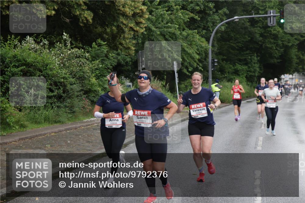 14.06.2026 - REWE Women's Run Jannik Wohlers http://msf.ph/oto/9792376 14.06.2026 09:51:02 Laufen 10699, 10372, 1517, 10154 meine-sportfotos.de