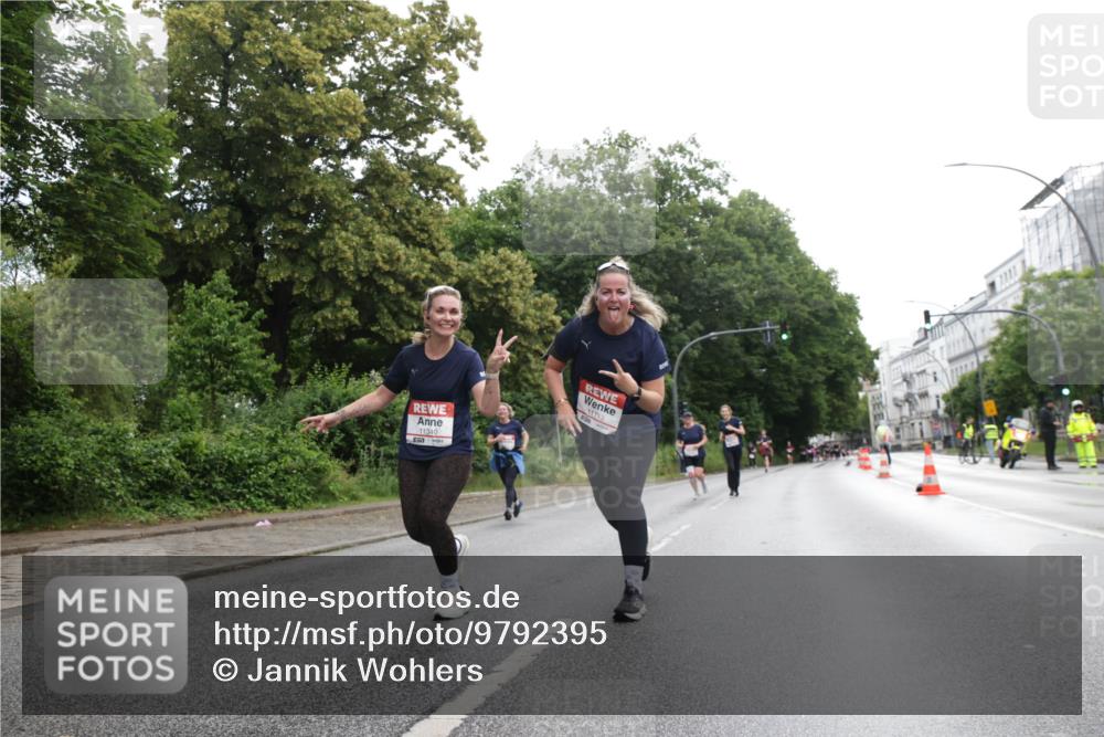 14.06.2026 - REWE Women's Run Jannik Wohlers http://msf.ph/oto/9792395 14.06.2026 10:07:06 Laufen 11340, 11113 meine-sportfotos.de