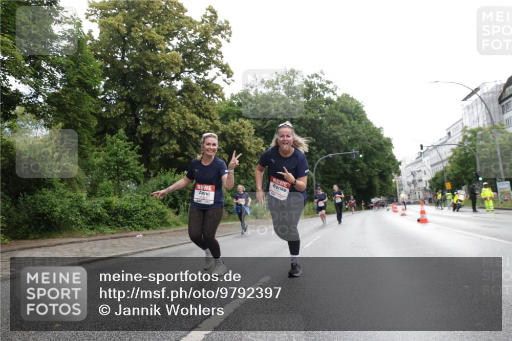 14.06.2026 - REWE Women's Run Jannik Wohlers http://msf.ph/oto/9792397 14.06.2026 10:07:06 Laufen 11340, 1111 meine-sportfotos.de
