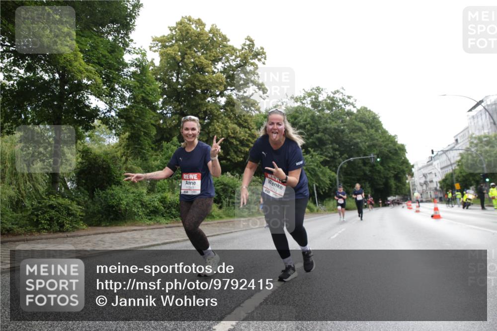14.06.2026 - REWE Women's Run Jannik Wohlers http://msf.ph/oto/9792415 14.06.2026 10:07:06 Laufen 11340, 11113 meine-sportfotos.de