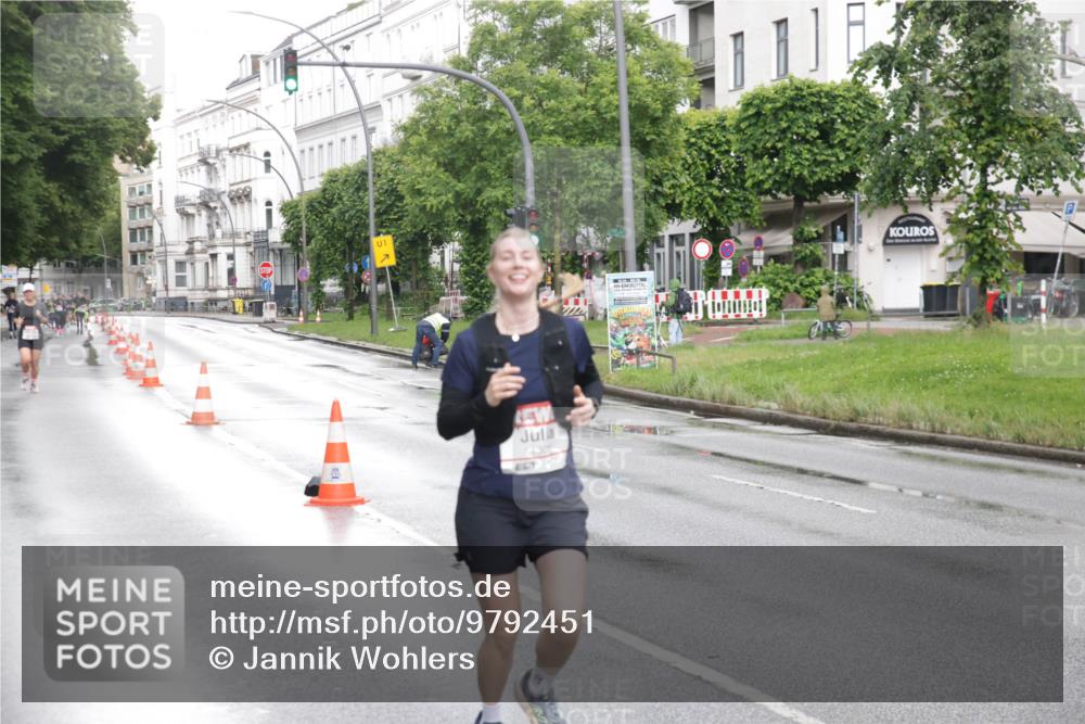 14.06.2026 - REWE Women's Run Jannik Wohlers http://msf.ph/oto/9792451 14.06.2026 09:51:09 Laufen 1, 7, 11300, 517 meine-sportfotos.de