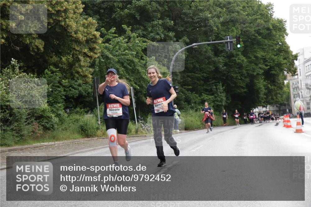14.06.2026 - REWE Women's Run Jannik Wohlers http://msf.ph/oto/9792452 14.06.2026 10:07:09 Laufen 10298, 11317, 857 meine-sportfotos.de