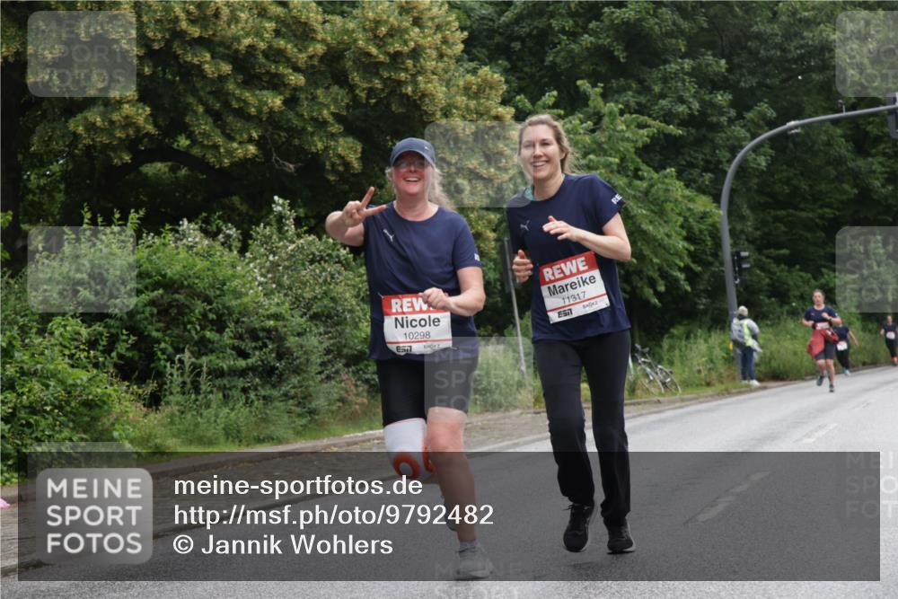 14.06.2026 - REWE Women's Run Jannik Wohlers http://msf.ph/oto/9792482 14.06.2026 10:07:10 Laufen 10298, 57, 11317, 57 meine-sportfotos.de