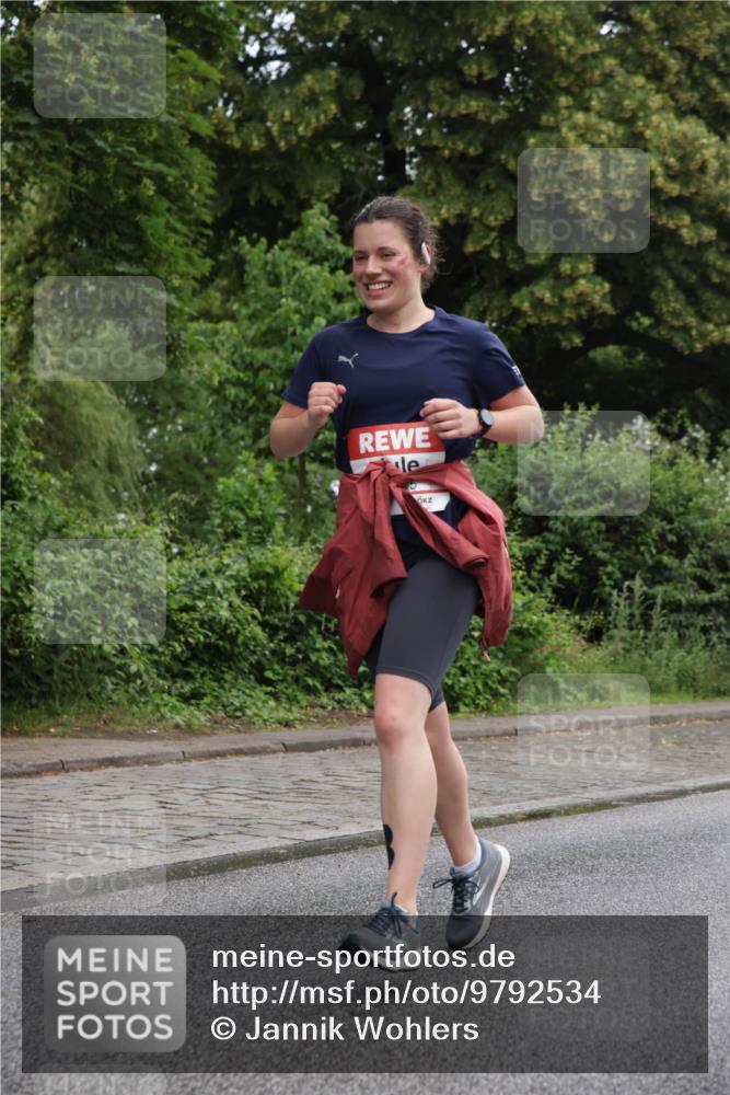 14.06.2026 - REWE Women's Run Jannik Wohlers http://msf.ph/oto/9792534 14.06.2026 10:07:19 Laufen 0 meine-sportfotos.de