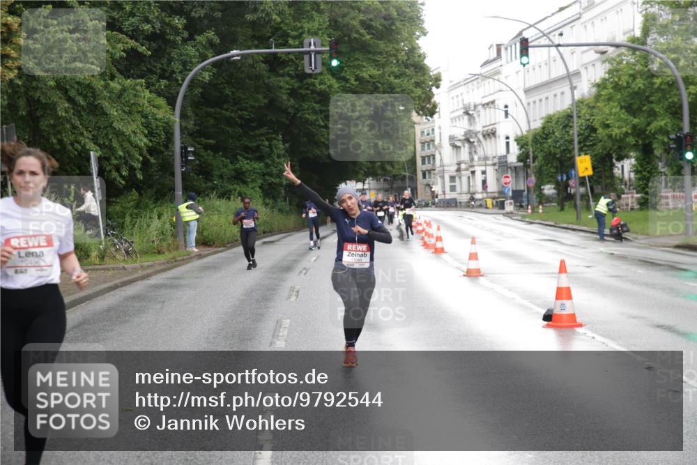 14.06.2026 - REWE Women's Run Jannik Wohlers http://msf.ph/oto/9792544 14.06.2026 09:51:23 Laufen 70496, 467, 0, 01 meine-sportfotos.de