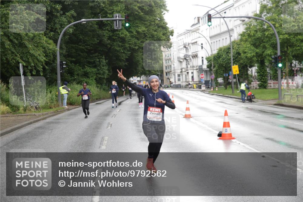 14.06.2026 - REWE Women's Run Jannik Wohlers http://msf.ph/oto/9792562 14.06.2026 09:51:23 Laufen 11089, 1 meine-sportfotos.de