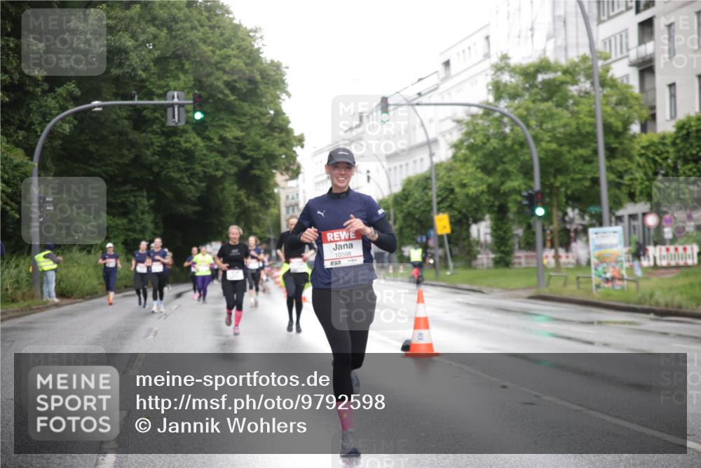 14.06.2026 - REWE Women's Run Jannik Wohlers http://msf.ph/oto/9792598 14.06.2026 09:51:32 Laufen 10598, 57 meine-sportfotos.de
