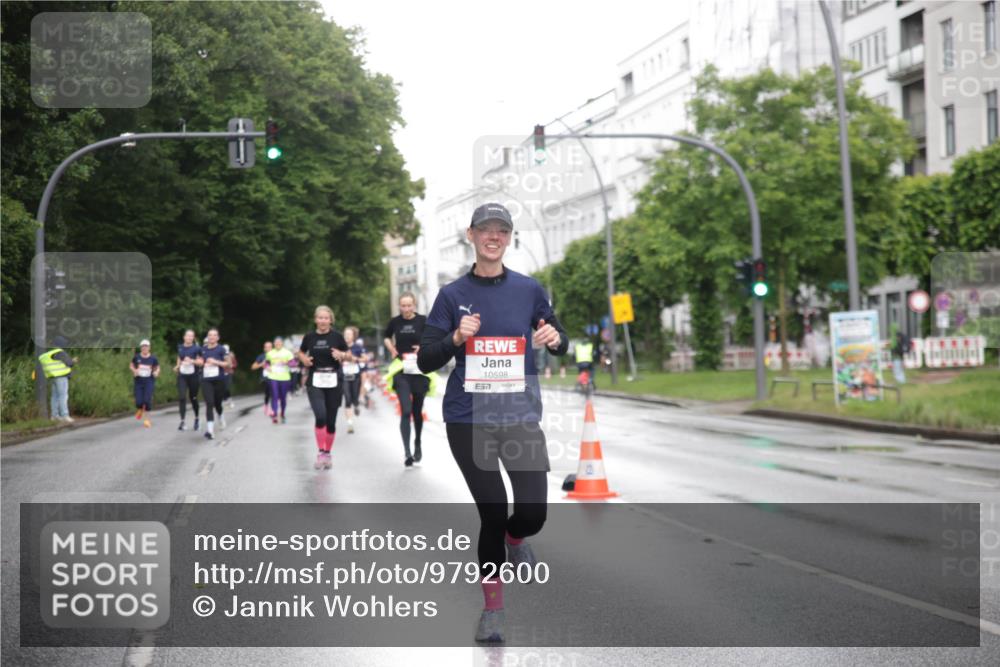 14.06.2026 - REWE Women's Run Jannik Wohlers http://msf.ph/oto/9792600 14.06.2026 09:51:32 Laufen 10598, 7 meine-sportfotos.de