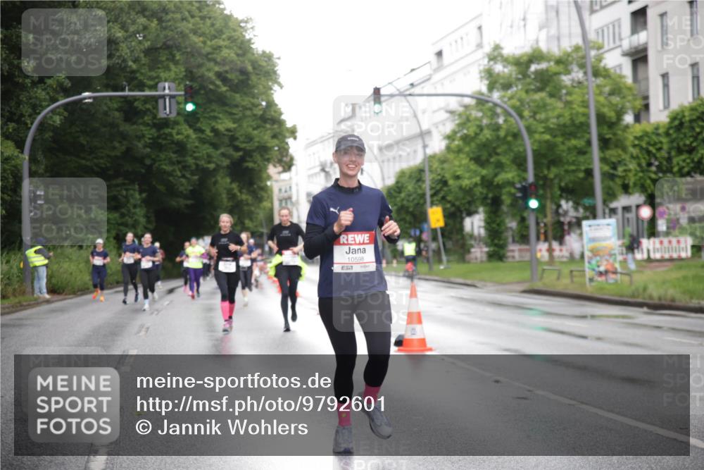 14.06.2026 - REWE Women's Run Jannik Wohlers http://msf.ph/oto/9792601 14.06.2026 09:51:32 Laufen 10598, 7 meine-sportfotos.de