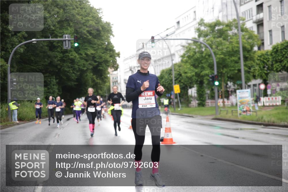 14.06.2026 - REWE Women's Run Jannik Wohlers http://msf.ph/oto/9792603 14.06.2026 09:51:32 Laufen 10598 meine-sportfotos.de