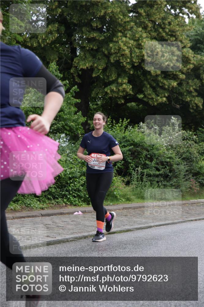 14.06.2026 - REWE Women's Run Jannik Wohlers http://msf.ph/oto/9792623 14.06.2026 10:07:33 Laufen 10241 meine-sportfotos.de