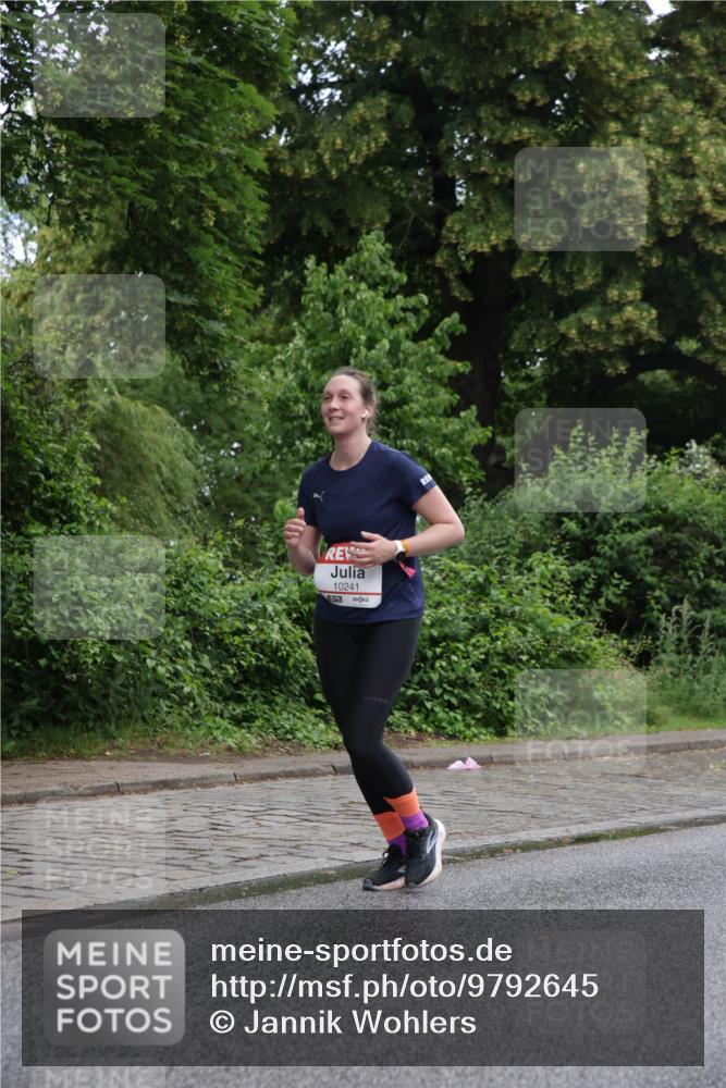 14.06.2026 - REWE Women's Run Jannik Wohlers http://msf.ph/oto/9792645 14.06.2026 10:07:34 Laufen 10241 meine-sportfotos.de