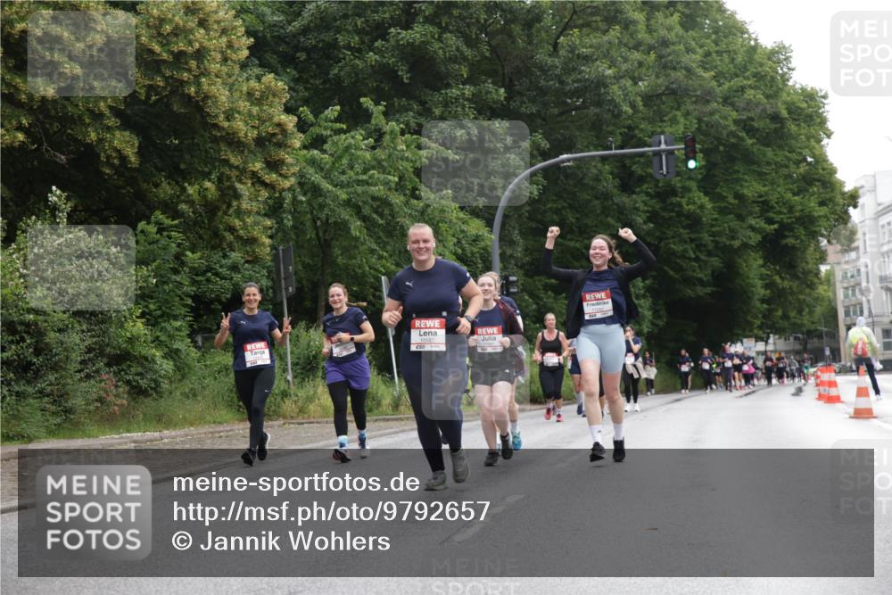14.06.2026 - REWE Women's Run Jannik Wohlers http://msf.ph/oto/9792657 14.06.2026 10:07:38 Laufen 10587 meine-sportfotos.de