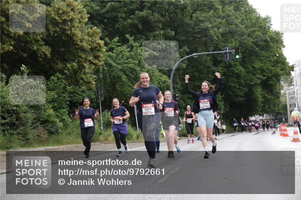 14.06.2026 - REWE Women's Run Jannik Wohlers http://msf.ph/oto/9792661 14.06.2026 10:07:38 Laufen 10587 meine-sportfotos.de