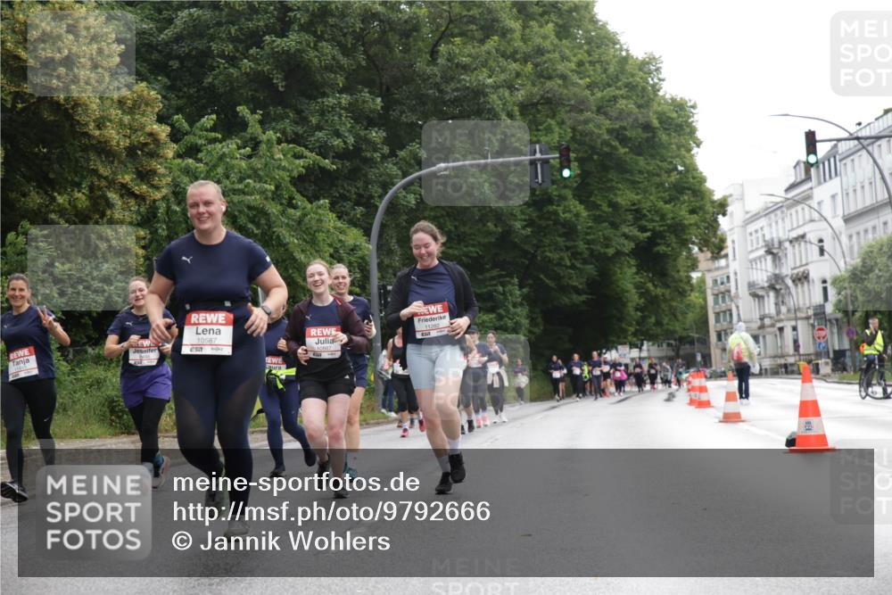 14.06.2026 - REWE Women's Run Jannik Wohlers http://msf.ph/oto/9792666 14.06.2026 10:07:39 Laufen 10587, 7, 10887, 11282 meine-sportfotos.de