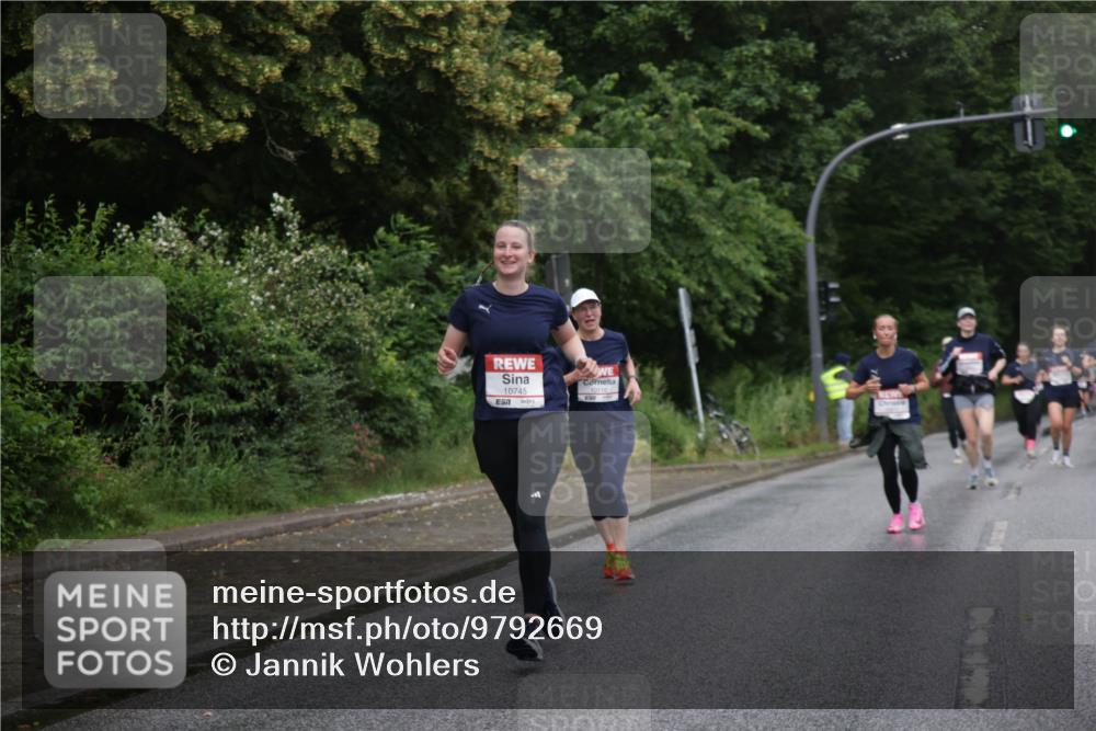 14.06.2026 - REWE Women's Run Jannik Wohlers http://msf.ph/oto/9792669 14.06.2026 09:51:40 Laufen 10745, 57, 10116 meine-sportfotos.de