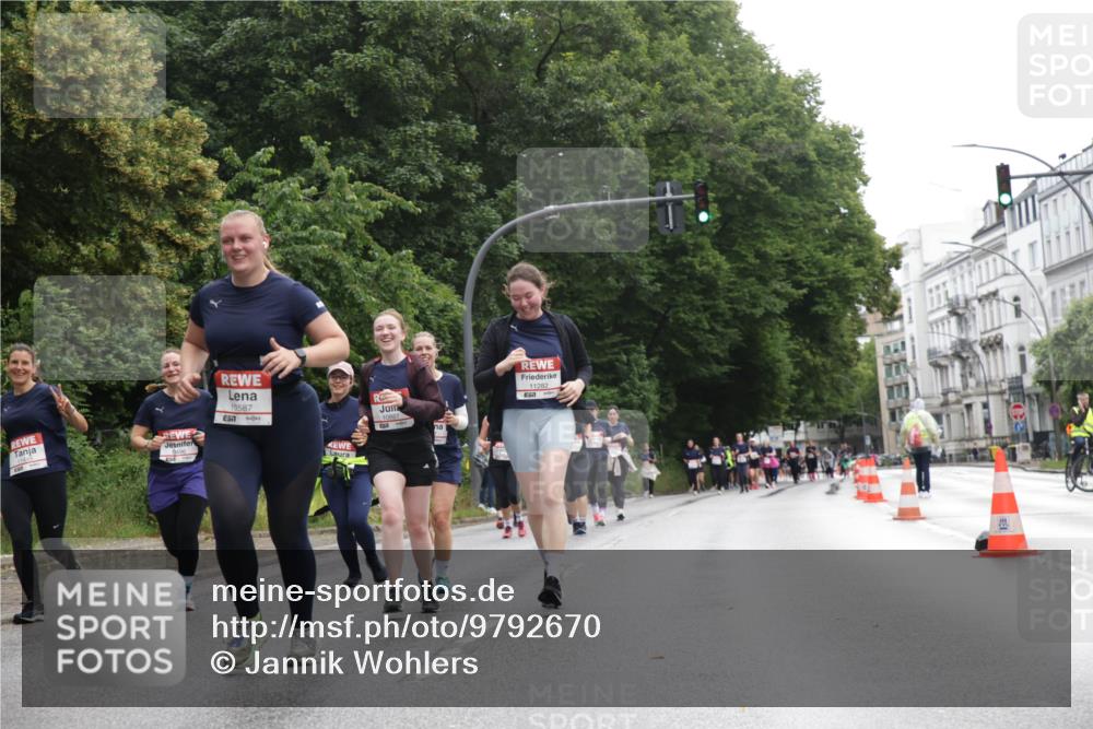 14.06.2026 - REWE Women's Run Jannik Wohlers http://msf.ph/oto/9792670 14.06.2026 10:07:39 Laufen 10587, 10887, 11282 meine-sportfotos.de