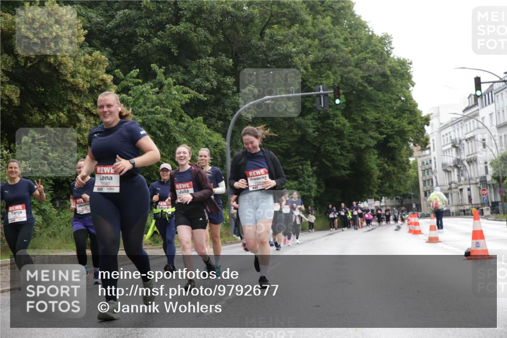 14.06.2026 - REWE Women's Run Jannik Wohlers http://msf.ph/oto/9792677 14.06.2026 10:07:39 Laufen 10587, 11445, 9690, 11282, 651 meine-sportfotos.de