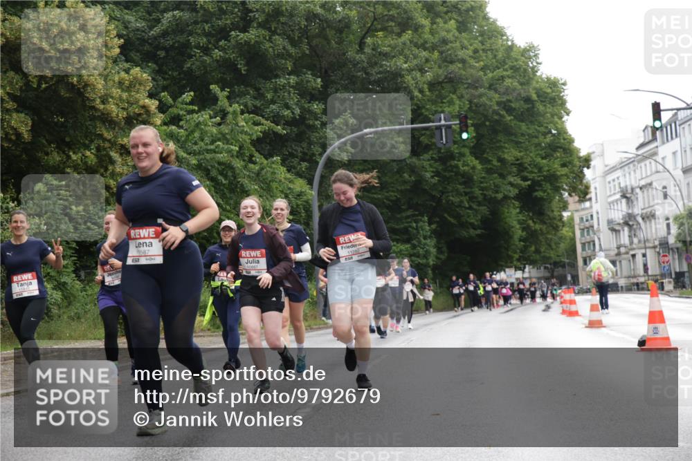 14.06.2026 - REWE Women's Run Jannik Wohlers http://msf.ph/oto/9792679 14.06.2026 10:07:40 Laufen 18587, 11282 meine-sportfotos.de