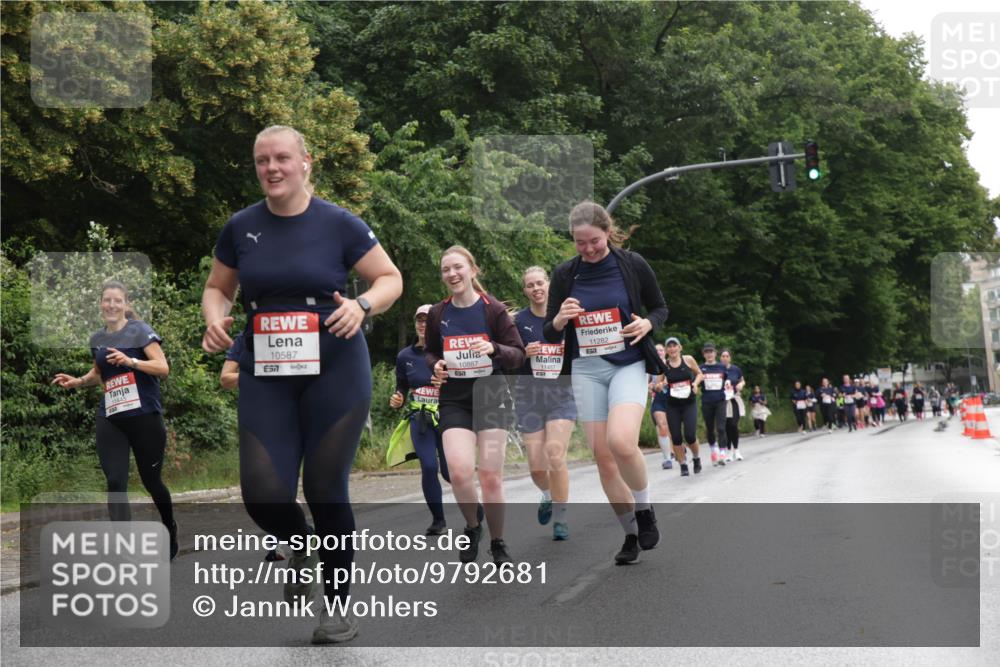 14.06.2026 - REWE Women's Run Jannik Wohlers http://msf.ph/oto/9792681 14.06.2026 10:07:40 Laufen 10587, 57, 10887, 11457, 11282, 7 meine-sportfotos.de
